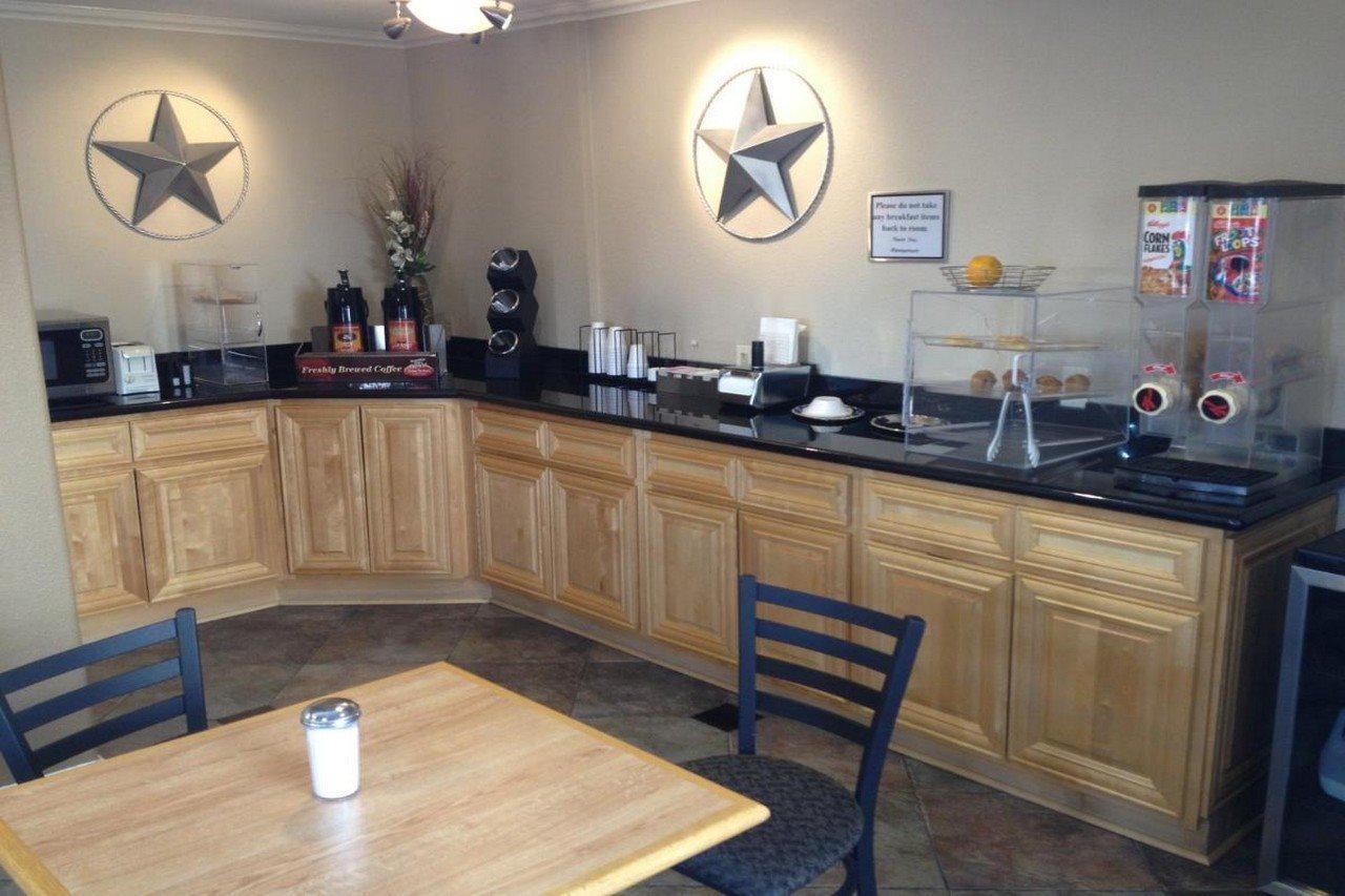 Americas Best Value Inn And Suites Desoto Restaurant photo
