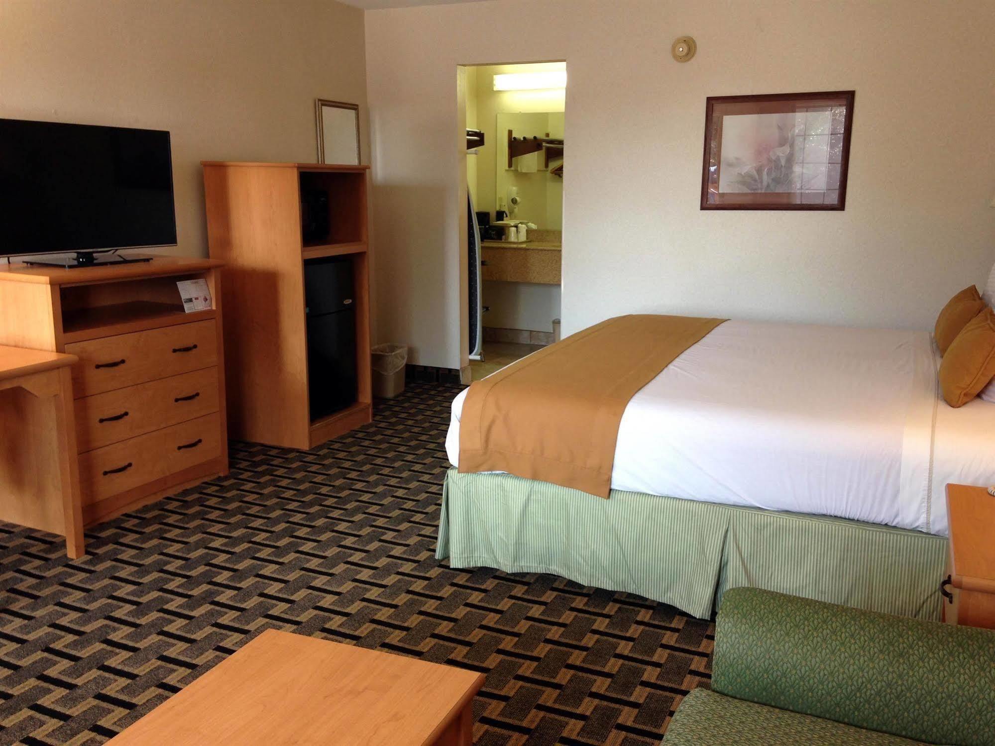 Americas Best Value Inn And Suites Desoto Exterior photo