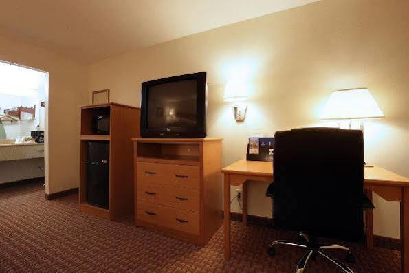 Americas Best Value Inn And Suites Desoto Exterior photo